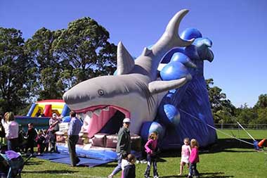 Inflatable bounce